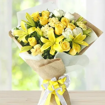 WHITE & YELLOW LILY & ROSES