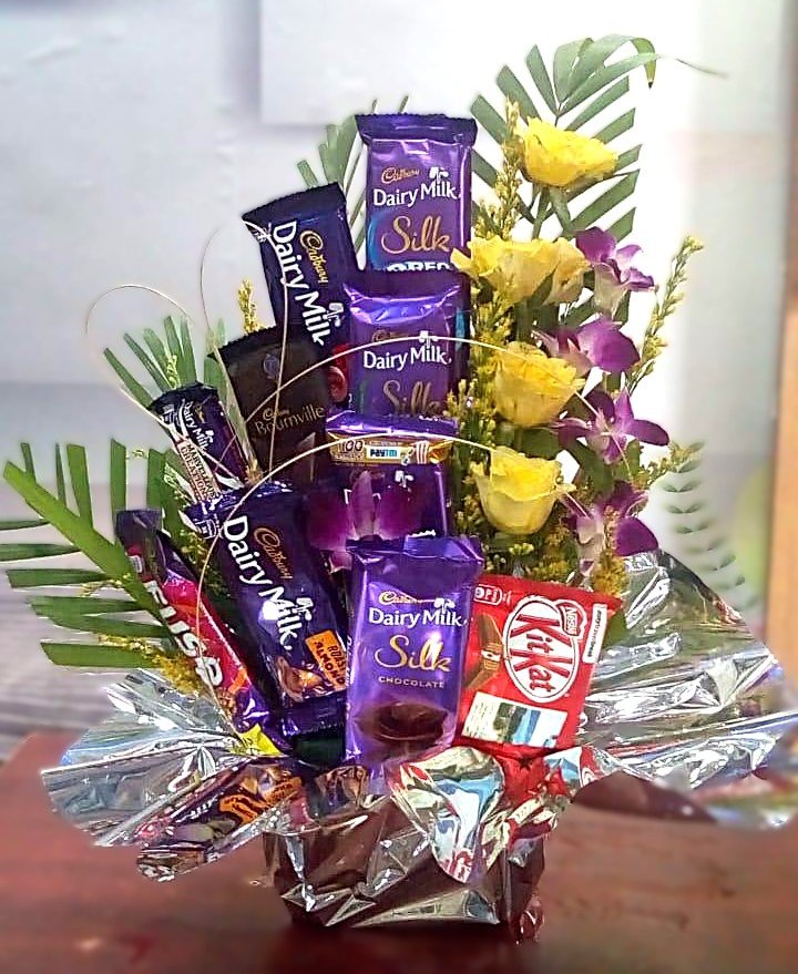 Chocolate & Floral Elegance Basket